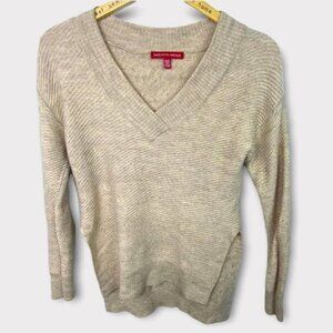 Saks Fifth‎ Avenue Soft V-Neck Ribbed Knit Sweater Size XS Pullover Minimalist
